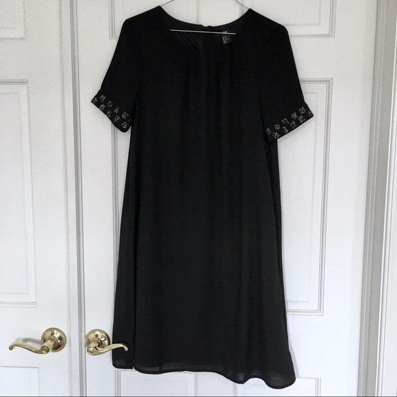 H&M Dresses & Skirts - Black Shortsleeve Dress
